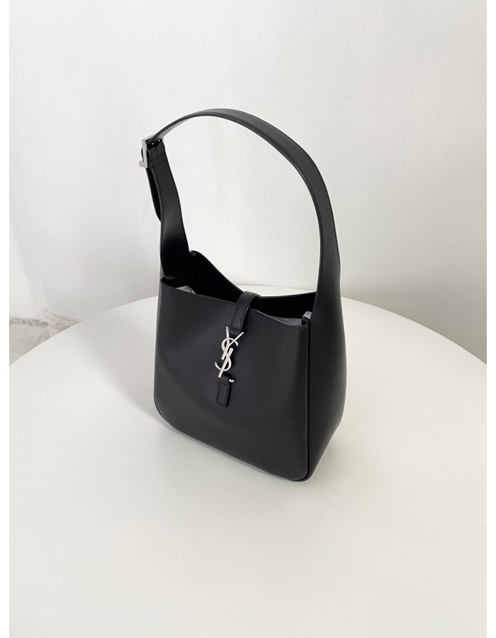 LE 5 À 7 SMALL MORBIDA SAINT LAURENT