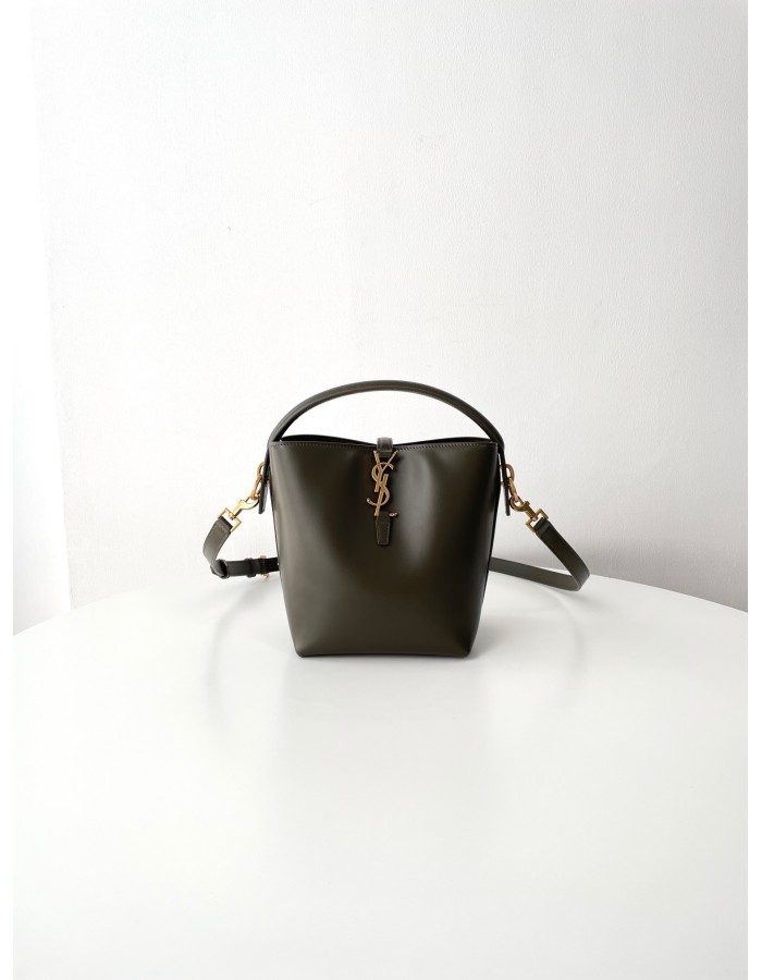 Le 37 SMALL SAINT LAURENT