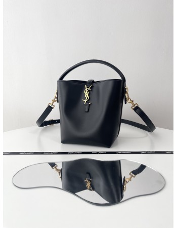 Le 37 SMALL SAINT LAURENT