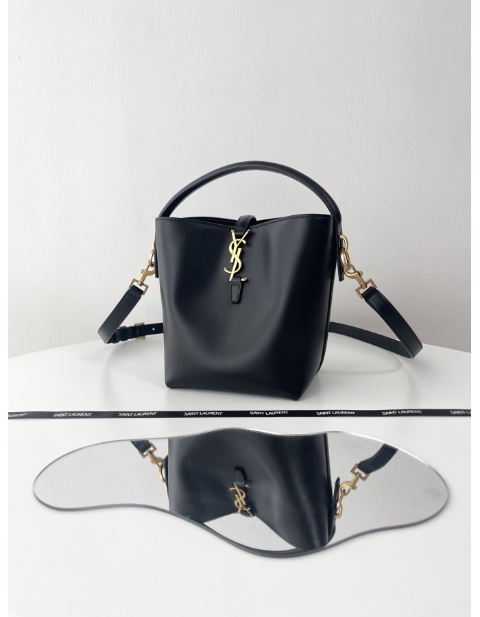 Le 37 SMALL SAINT LAURENT