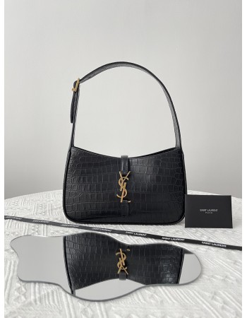 LE 5 À 7 SAINT LAURENT