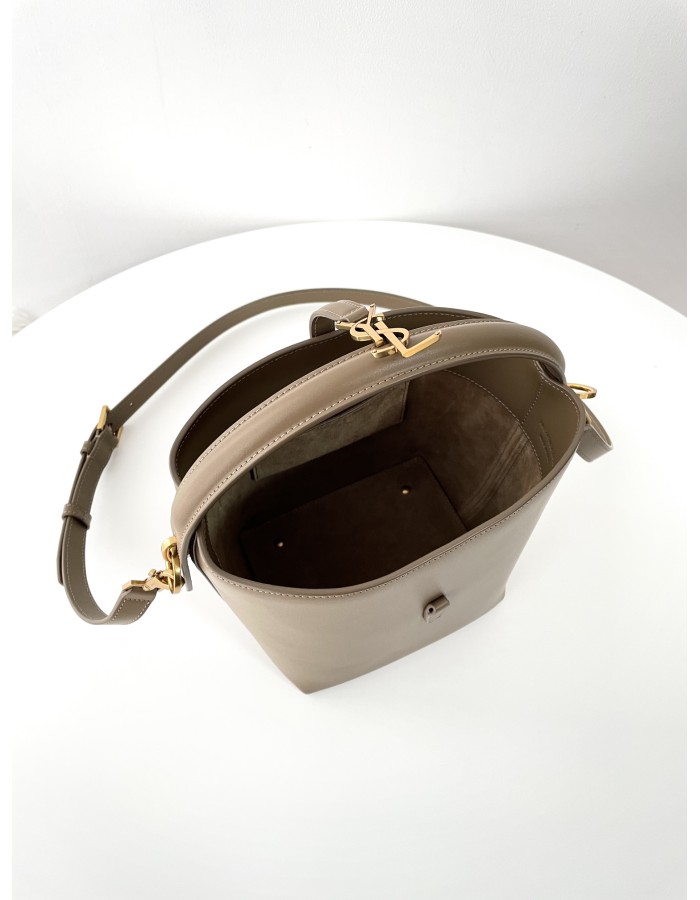 Le 37 SMALL SAINT LAURENT