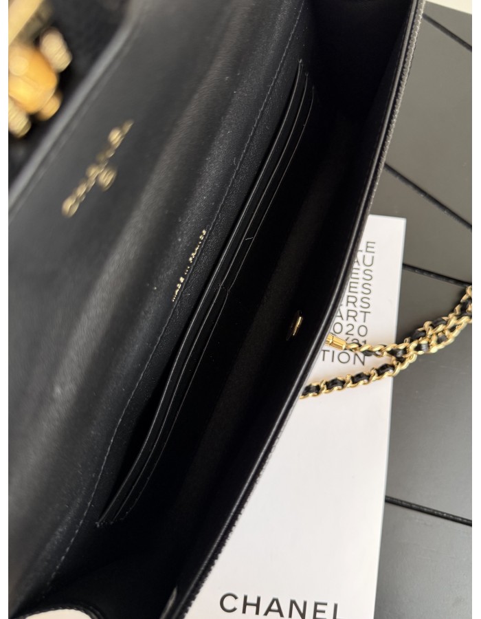 POCHETTE CON CATENA CHANEL