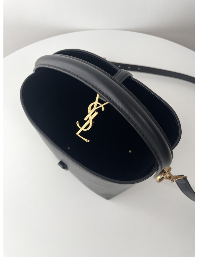 Le 37 SMALL SAINT LAURENT