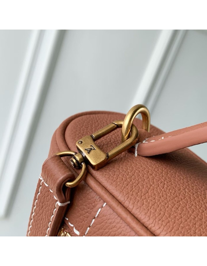Pochette Vanity Low Key LOUIS VUITTON