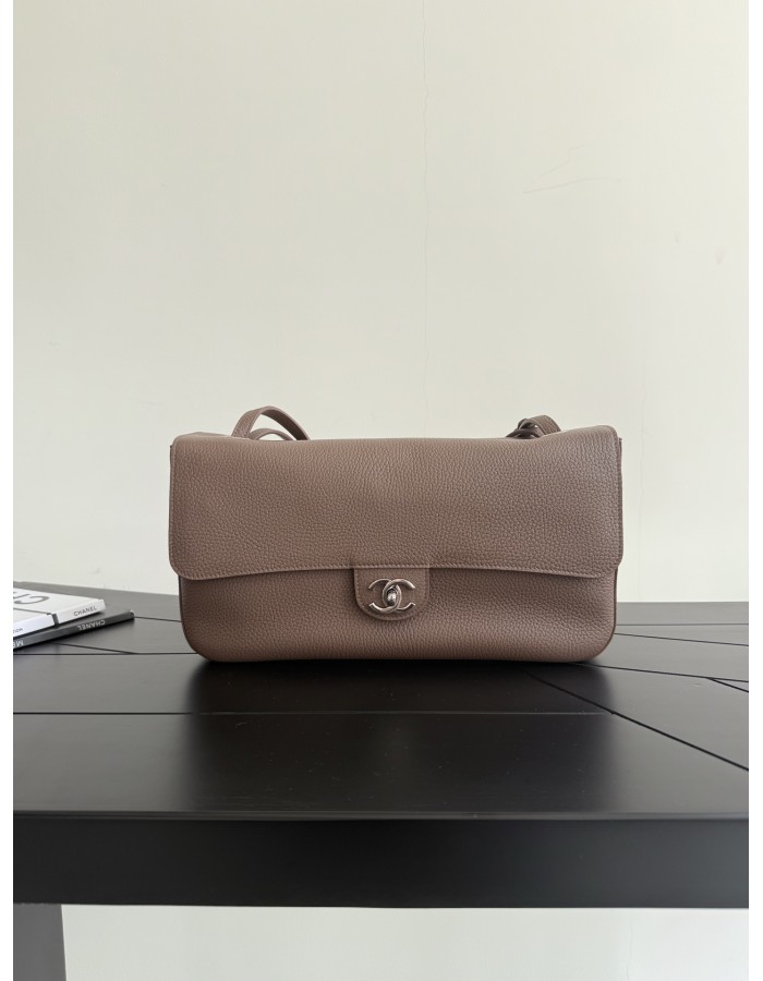 MAXI BORSA CON PATTA CHANEL