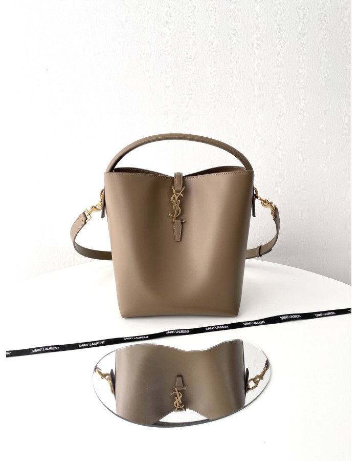 Le 37 SAINT LAURENT