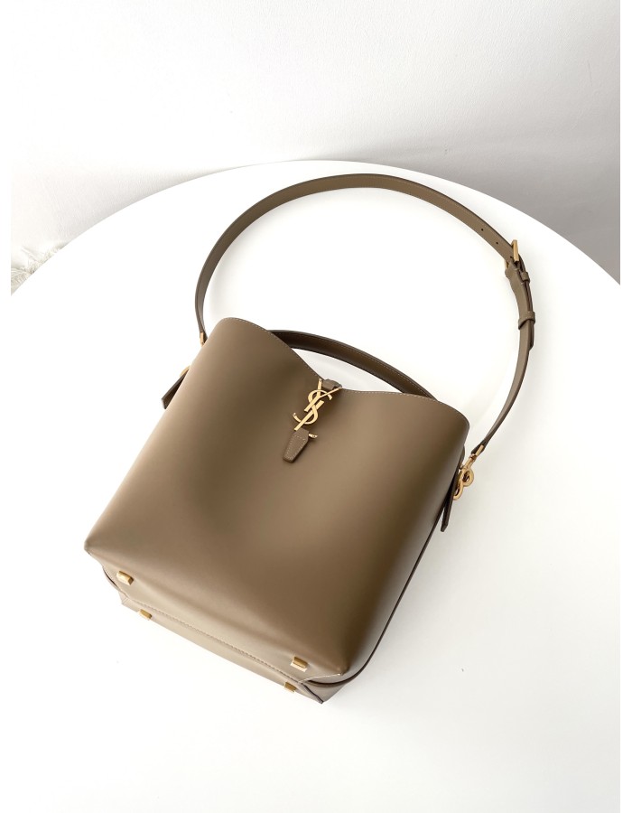 Le 37 SAINT LAURENT