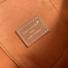 Pochette Vanity Low Key LOUIS VUITTON