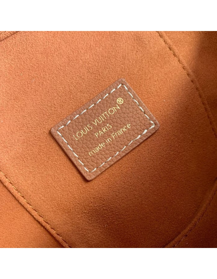 Pochette Vanity Low Key LOUIS VUITTON