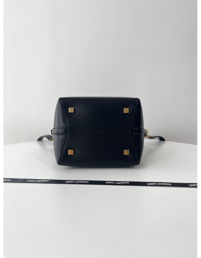 Le 37 SMALL SAINT LAURENT