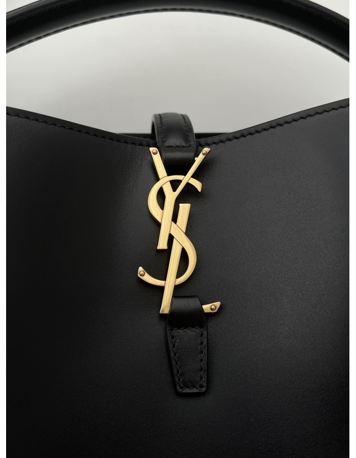 Le 37 SMALL SAINT LAURENT