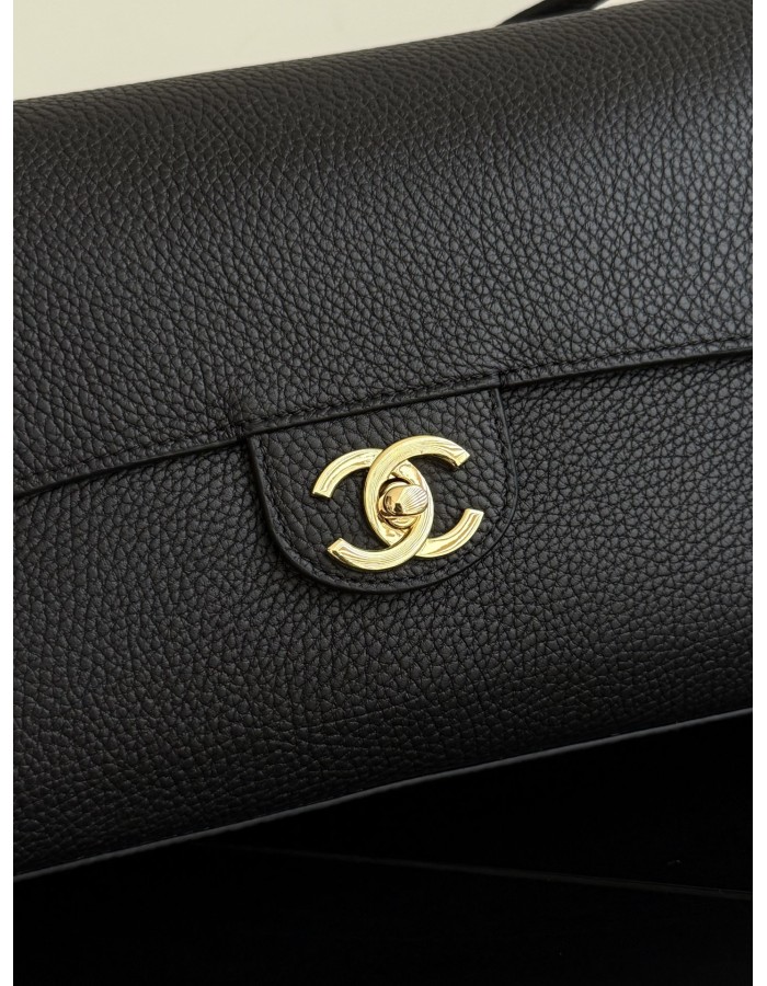 MAXI BORSA CON PATTA CHANEL