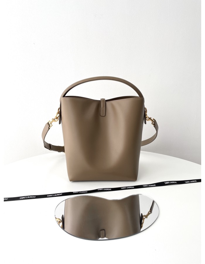 Le 37 SAINT LAURENT