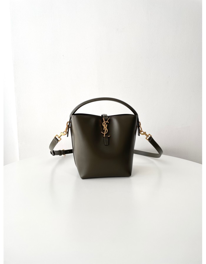 Le 37 SMALL SAINT LAURENT