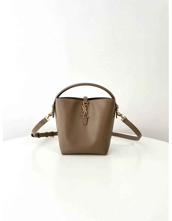 Le 37 SMALL SAINT LAURENT