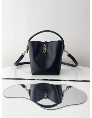 Le 37 SMALL SAINT LAURENT