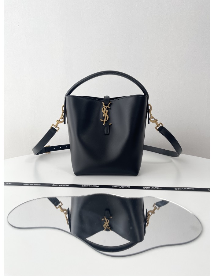 Le 37 SMALL SAINT LAURENT