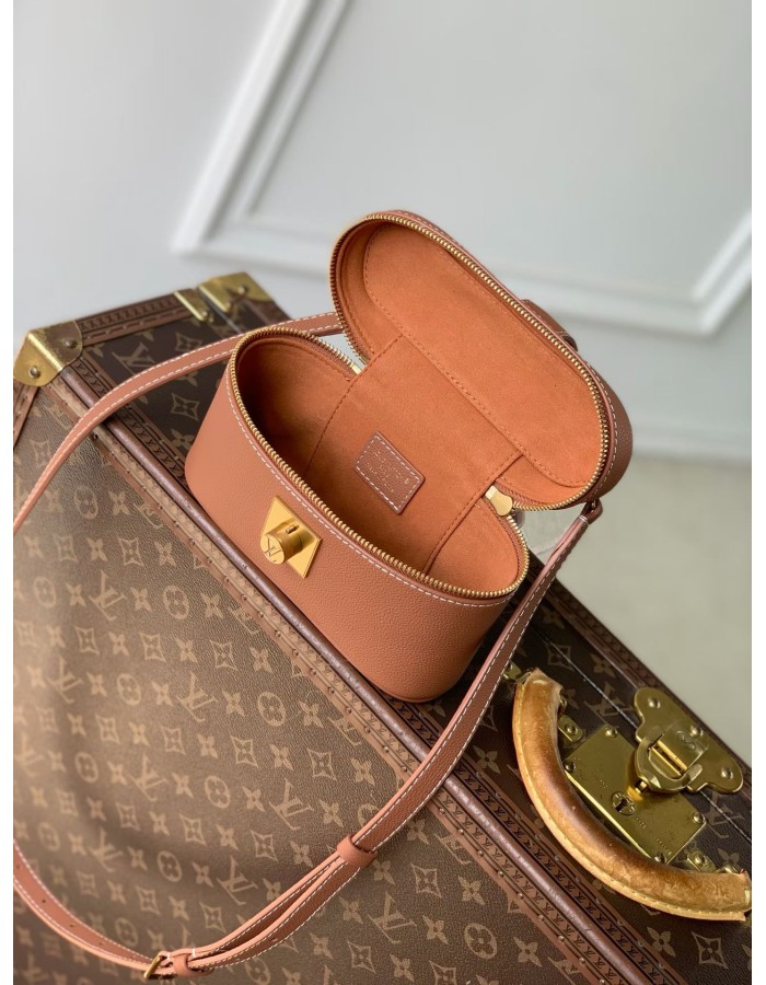 Pochette Vanity Low Key LOUIS VUITTON