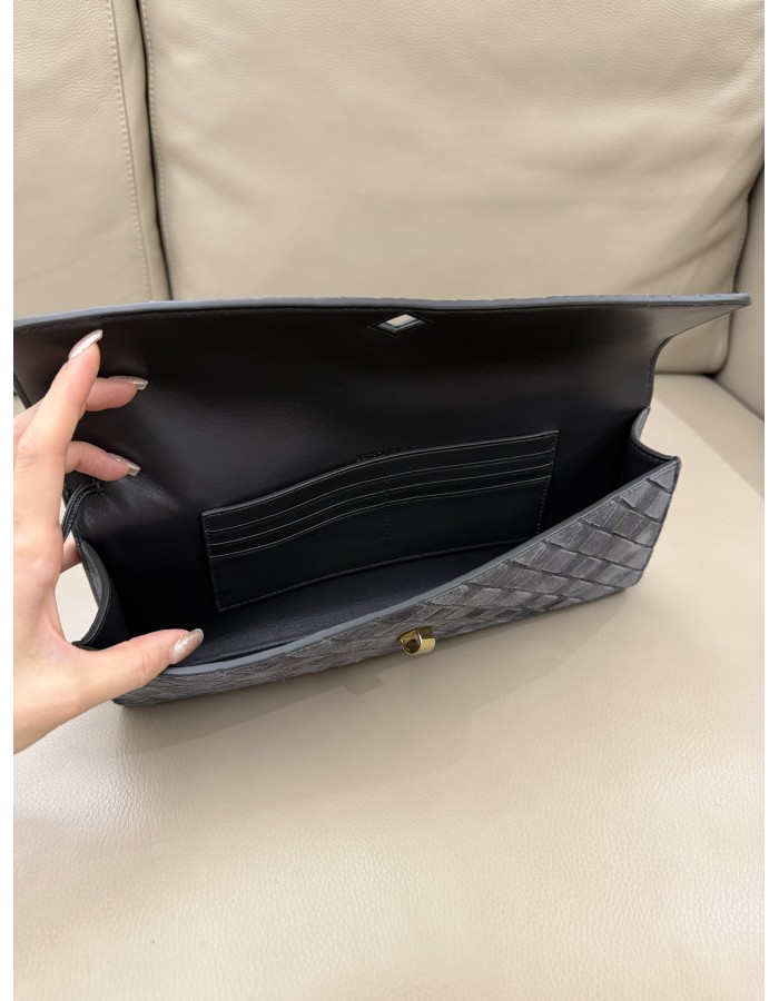 Andiamo Clutch BOTTEGA VENETA