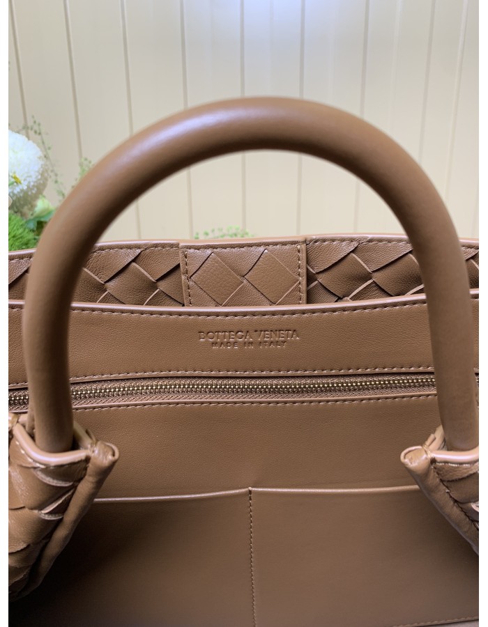 Andiamo BOTTEGA VENETA