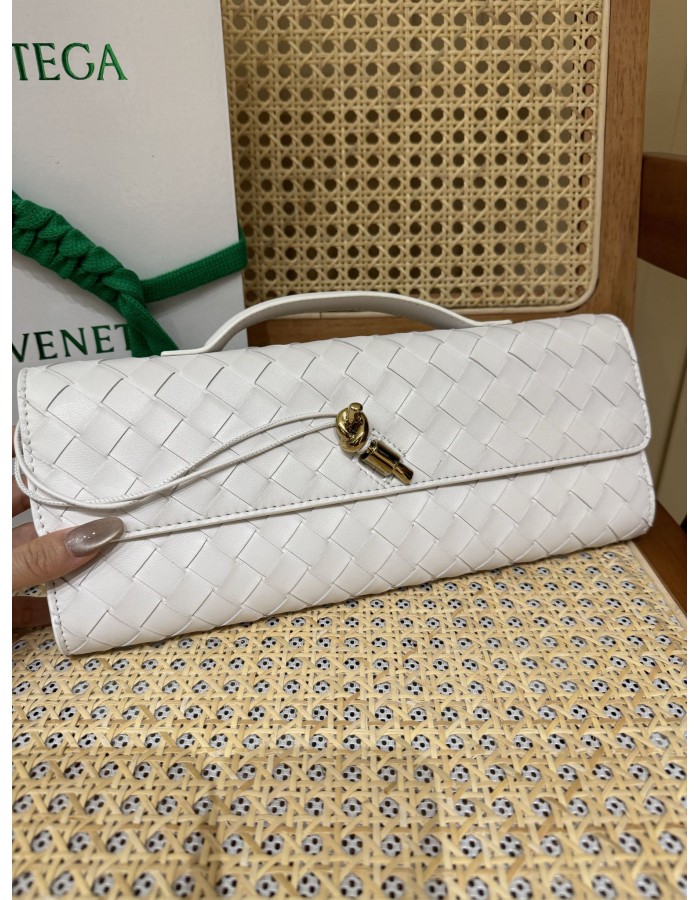 Andiamo Clutch BOTTEGA VENETA