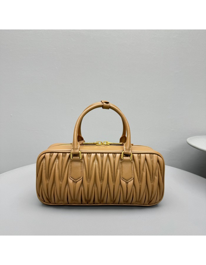 Borsa Arcadie in nappa matelassé MIUMIU