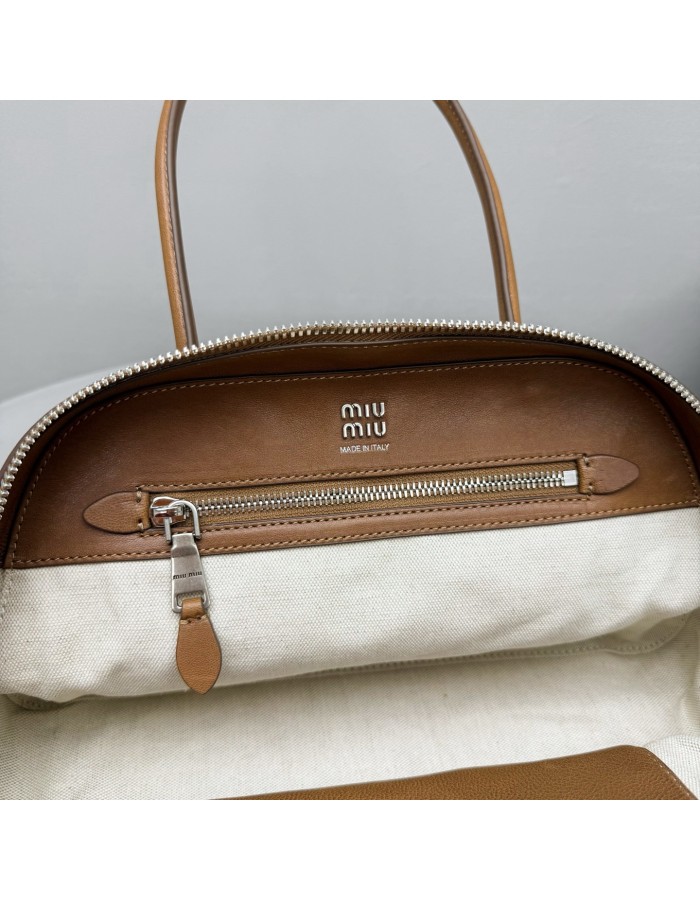 Borsa Vivant in nappa MIUMIU