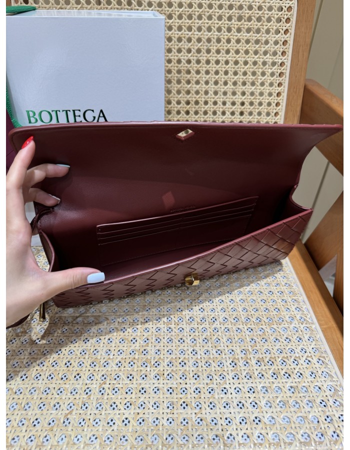 Andiamo Clutch BOTTEGA VENETA