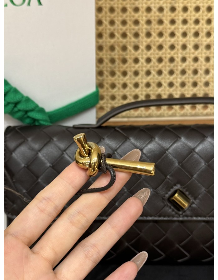 Andiamo Clutch BOTTEGA VENETA