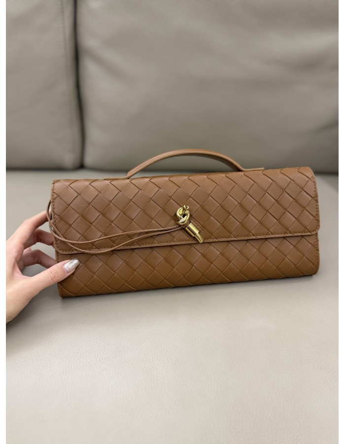 Andiamo Clutch BOTTEGA VENETA