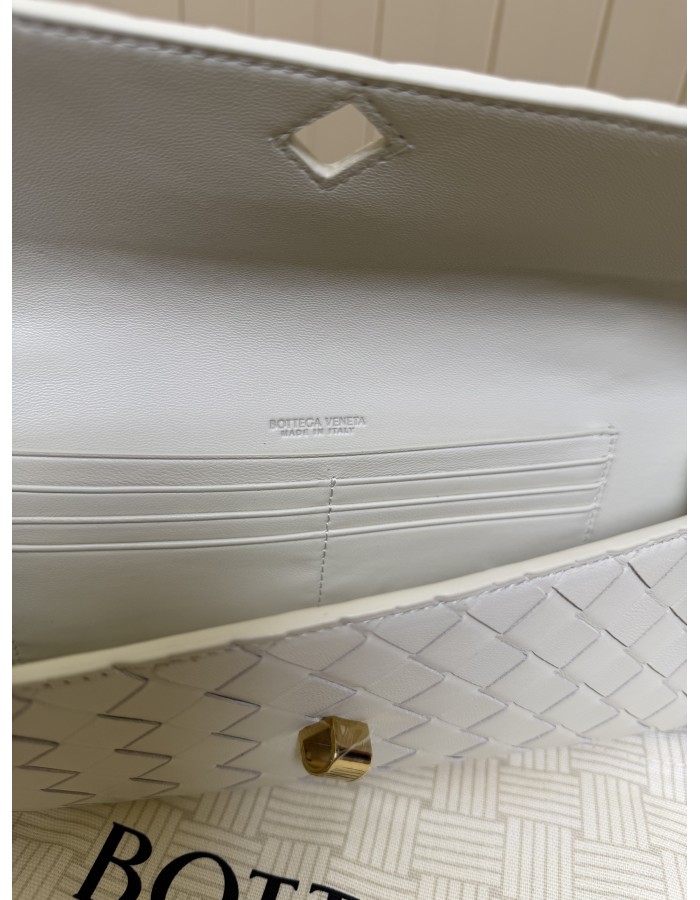 Andiamo Clutch BOTTEGA VENETA
