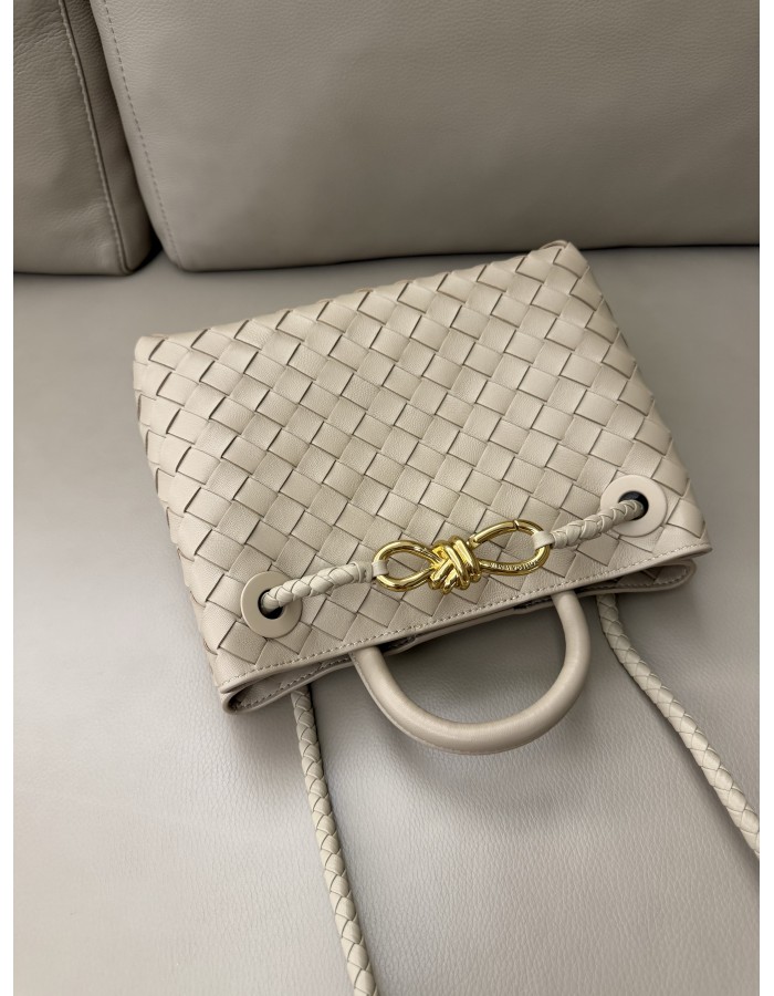 Andiamo piccola BOTTEGA VENETA