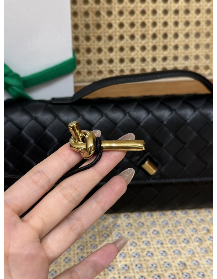 Andiamo Clutch BOTTEGA VENETA