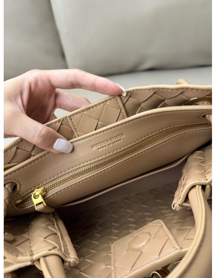 Andiamo piccola BOTTEGA VENETA