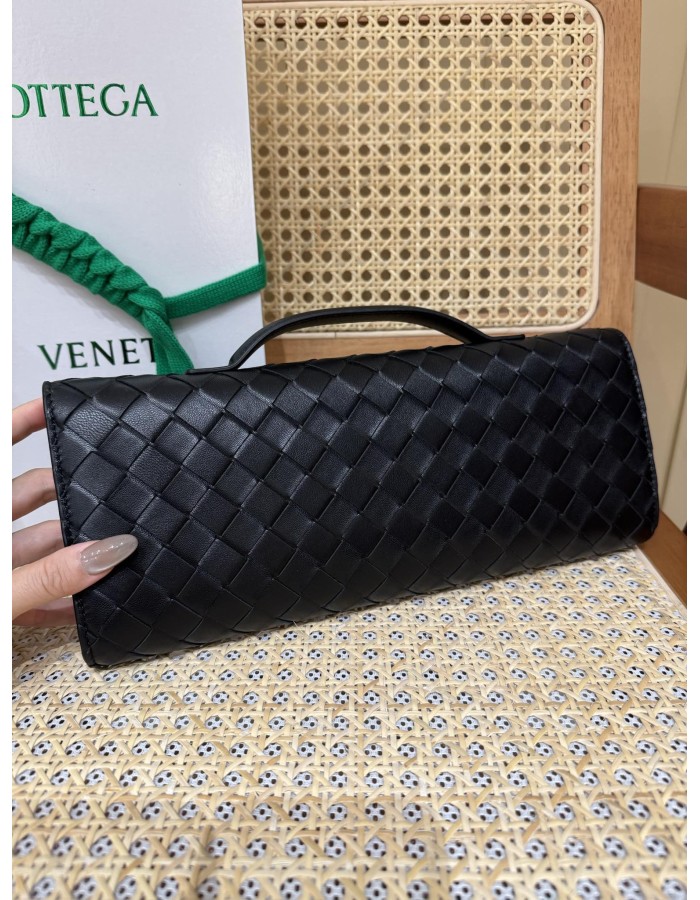 Andiamo Clutch BOTTEGA VENETA