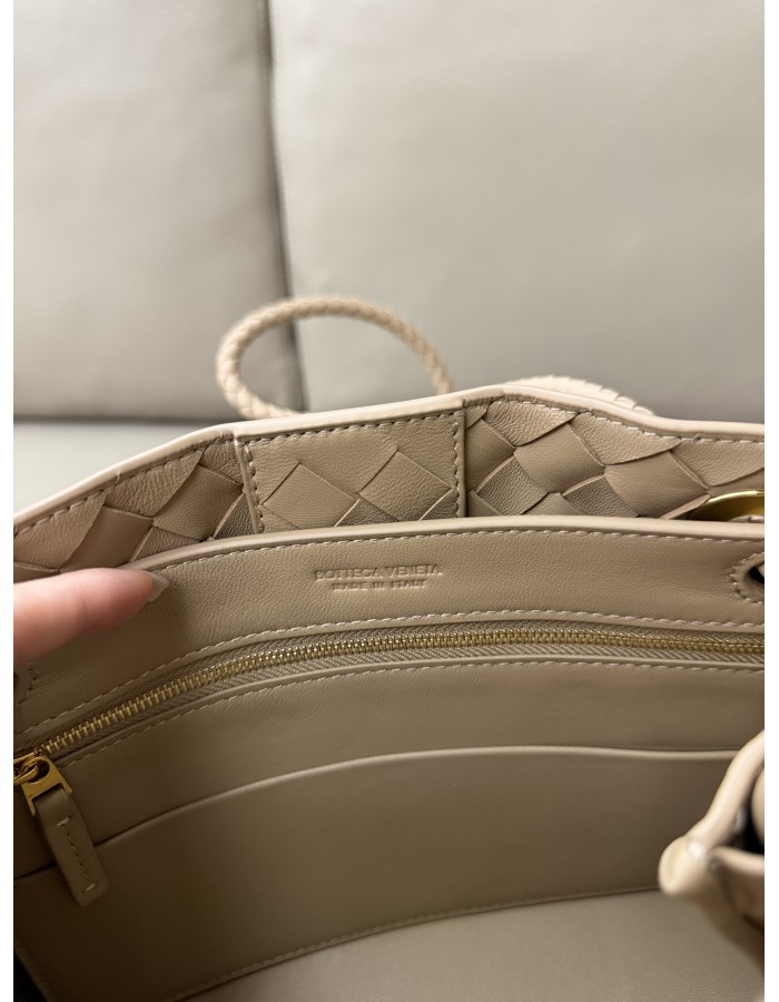 Andiamo piccola BOTTEGA VENETA