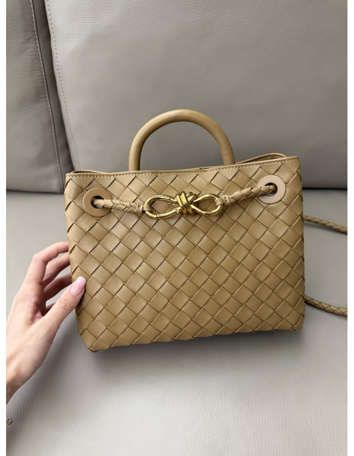 Andiamo piccola BOTTEGA VENETA