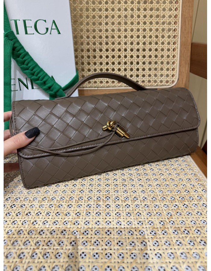 Andiamo Clutch BOTTEGA VENETA