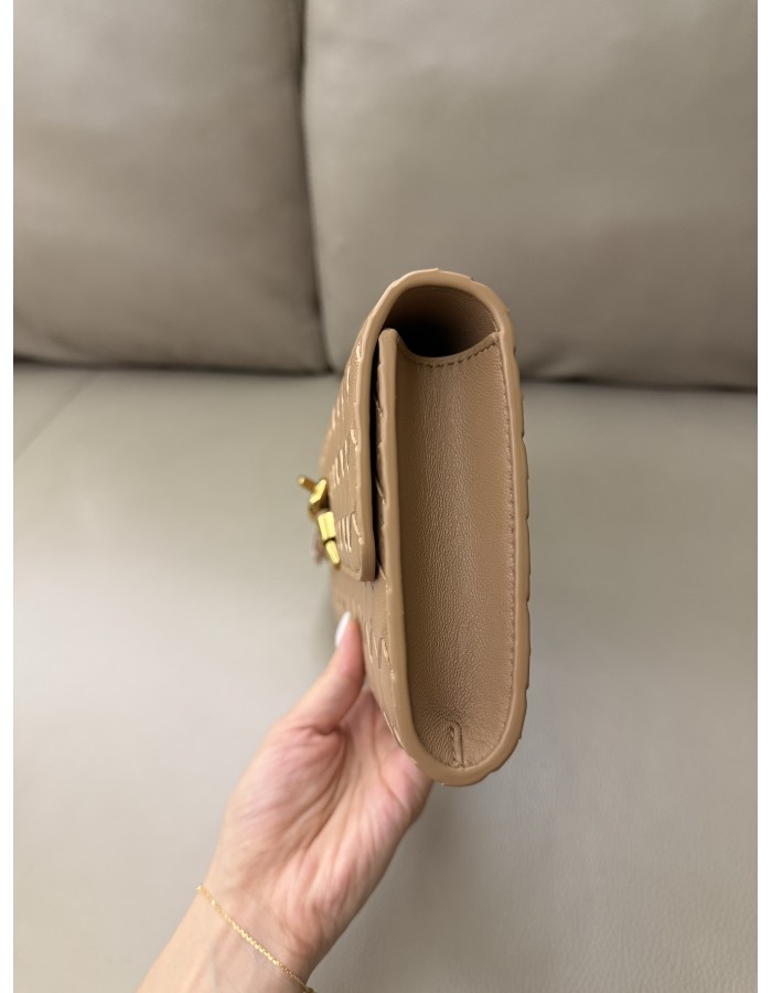 Andiamo Clutch BOTTEGA VENETA