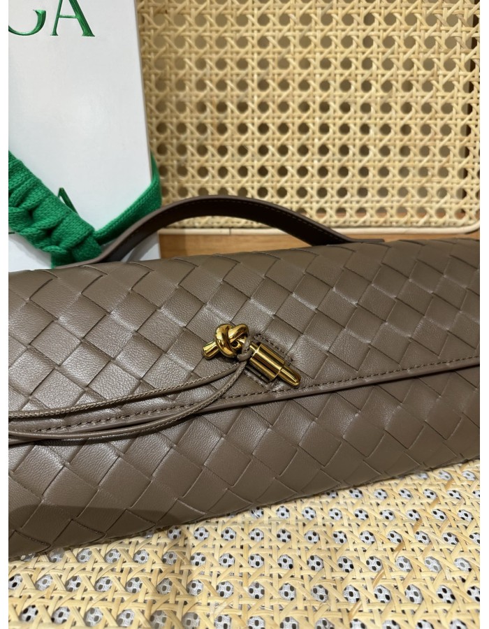 Andiamo Clutch BOTTEGA VENETA