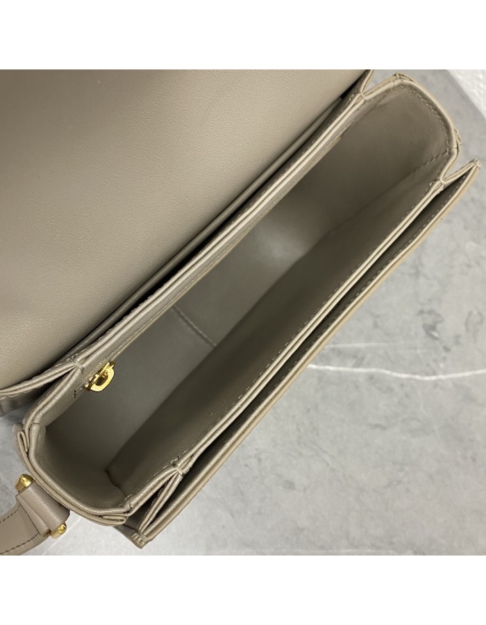 Borsa Teen Triomphe in pelle di vitello lucida CELINE