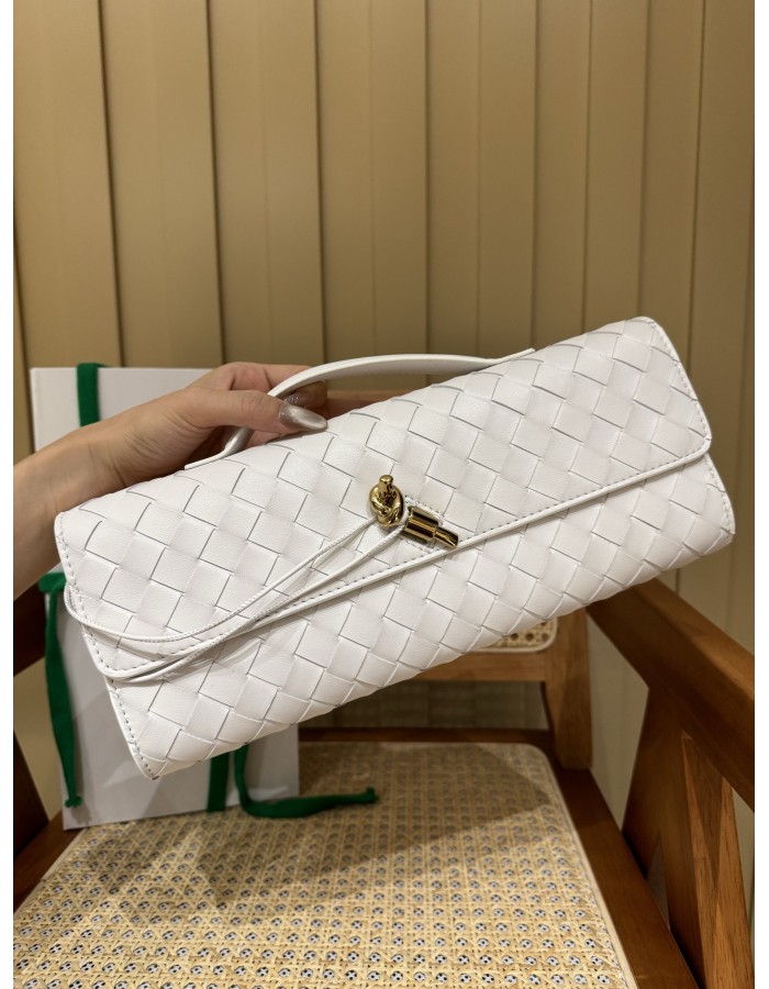 Andiamo Clutch BOTTEGA VENETA