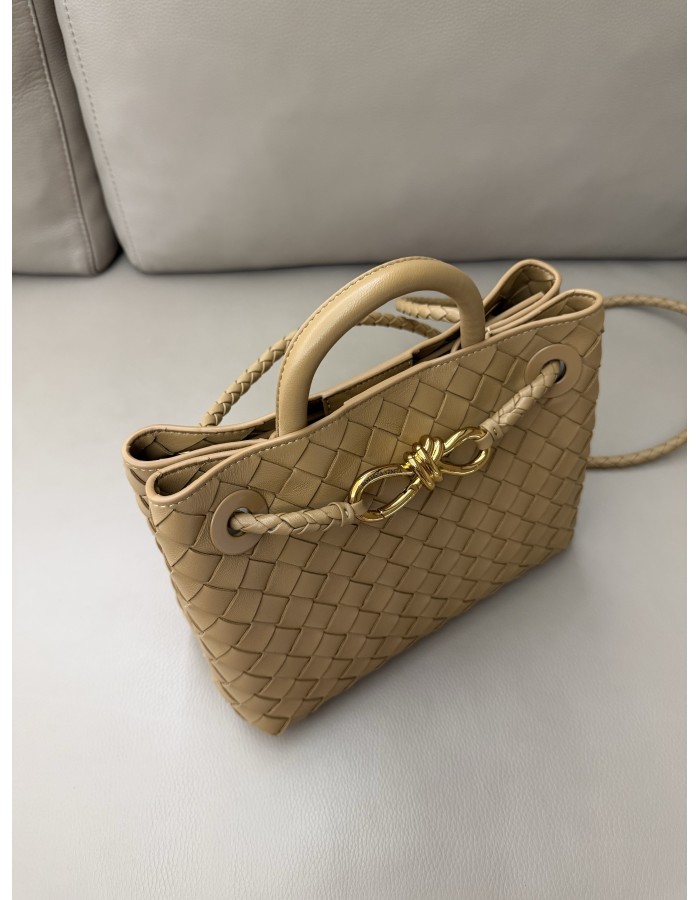 Andiamo piccola BOTTEGA VENETA