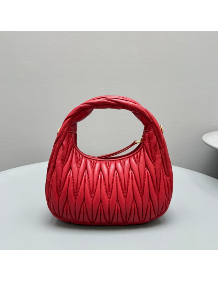 Borsa Wander in nappa matelassé MIUMIU