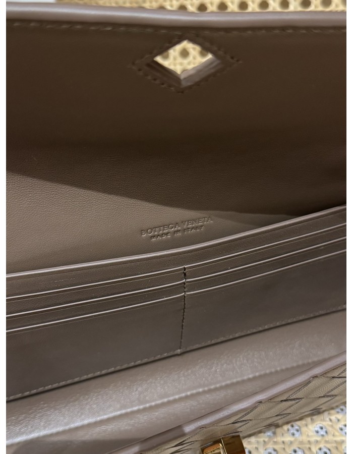 Andiamo Clutch BOTTEGA VENETA