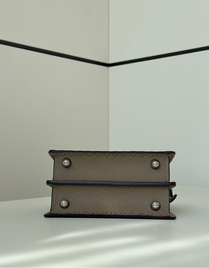 Peekaboo ISeeU Petite FENDI