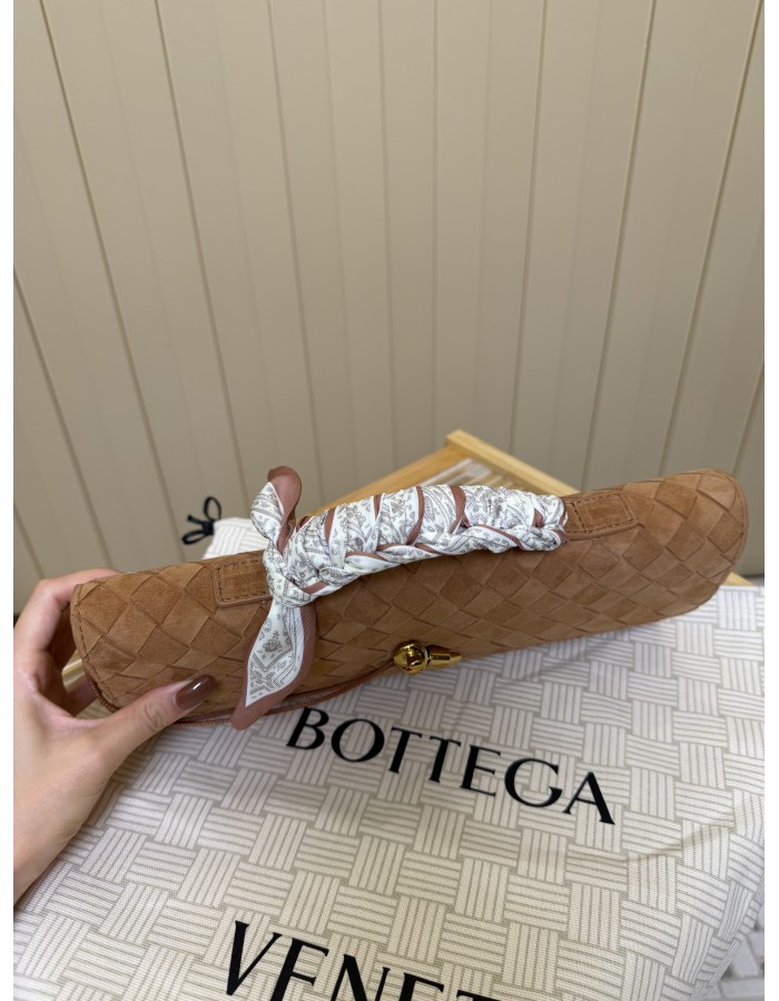 Andiamo Clutch BOTTEGA VENETA