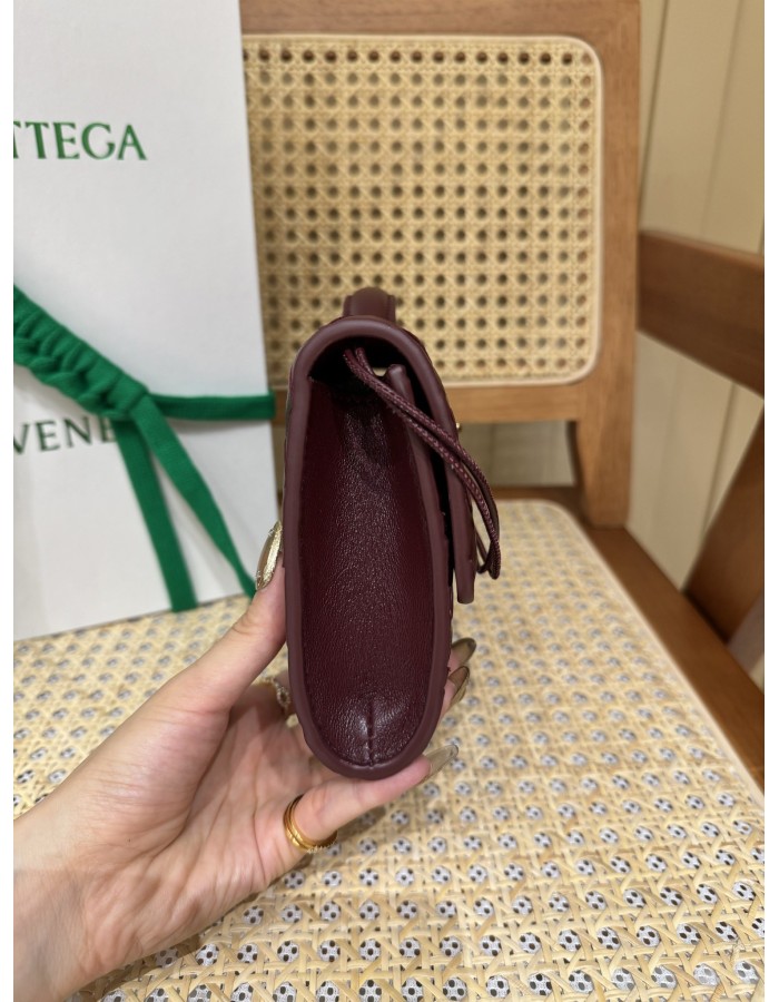Andiamo Clutch BOTTEGA VENETA