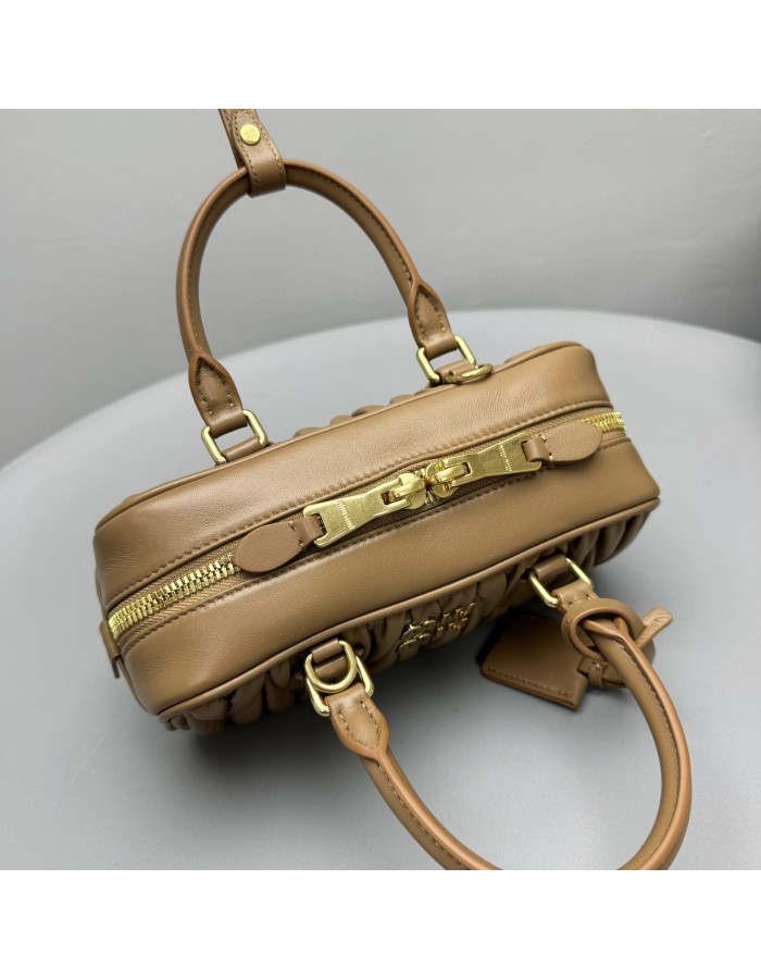 Borsa Arcadie in nappa matelassé MIUMIU